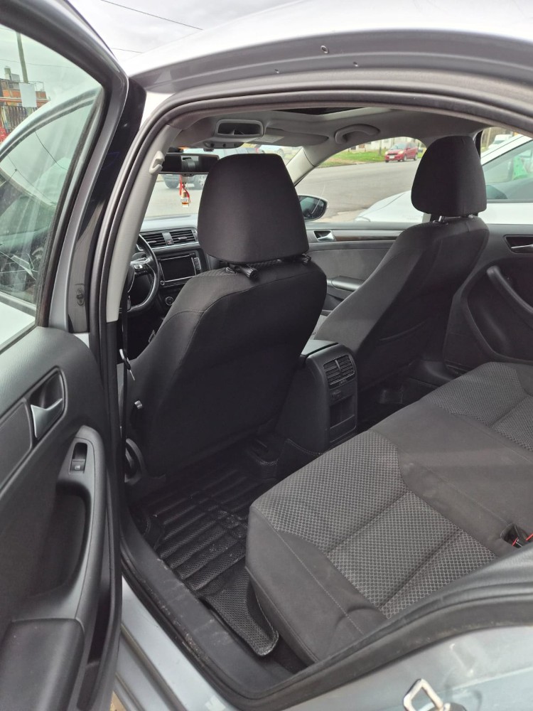 Volkswagen Vento 2.5 Advance Plus 170 CV — foto 4